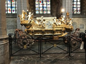 Mons Doudou carriage