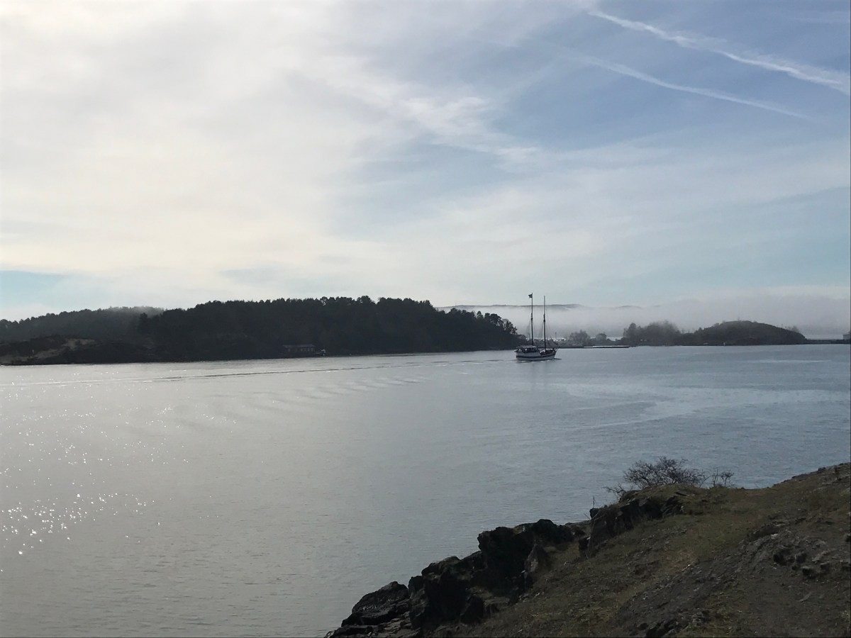Norway fjords sailboat pic